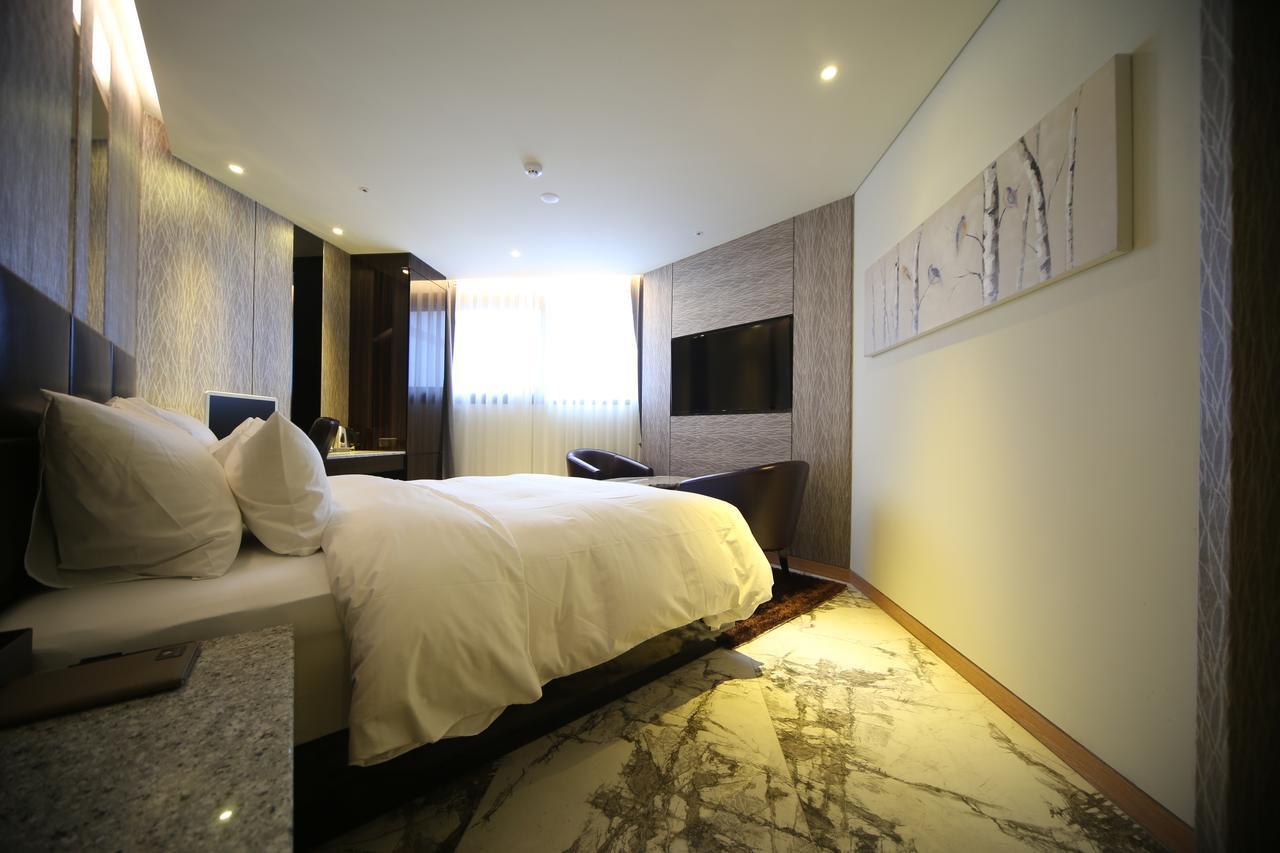 First Hotel Guri Ngoại thất bức ảnh